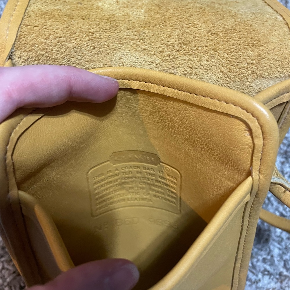 Vintage Coach Yellow Leather Scooter Crossbody Bag 9893 US Early 90s - Picture 14 of 16